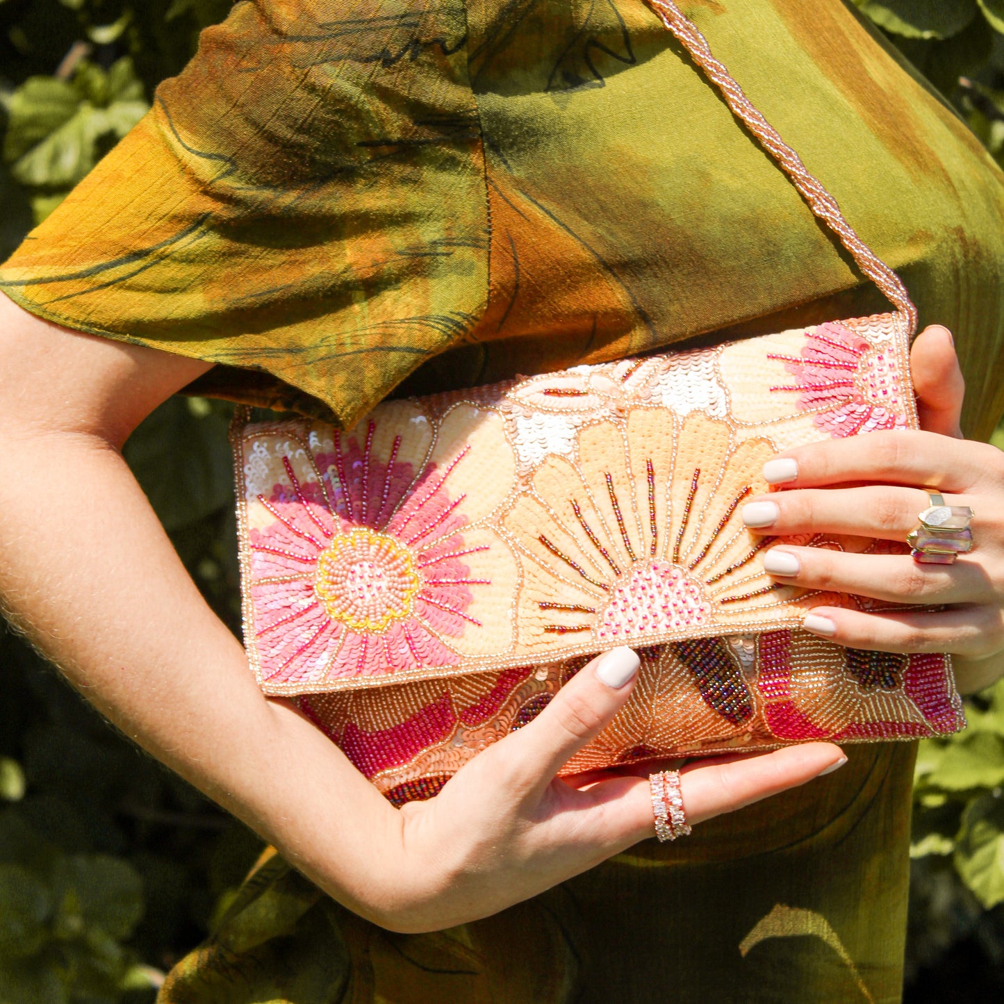 FLOWER CLUTCH BAG