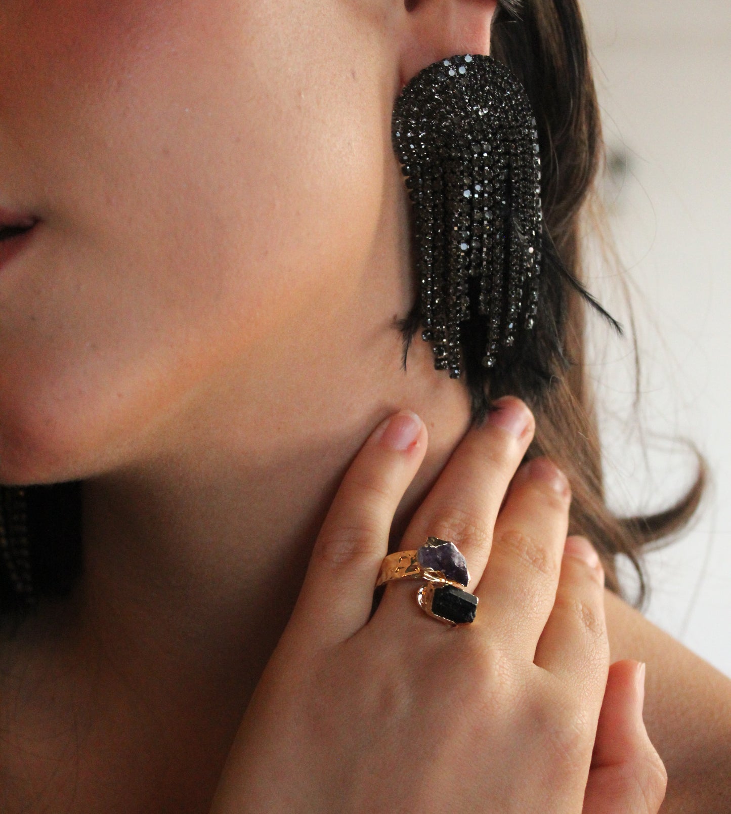 Aretes black feather